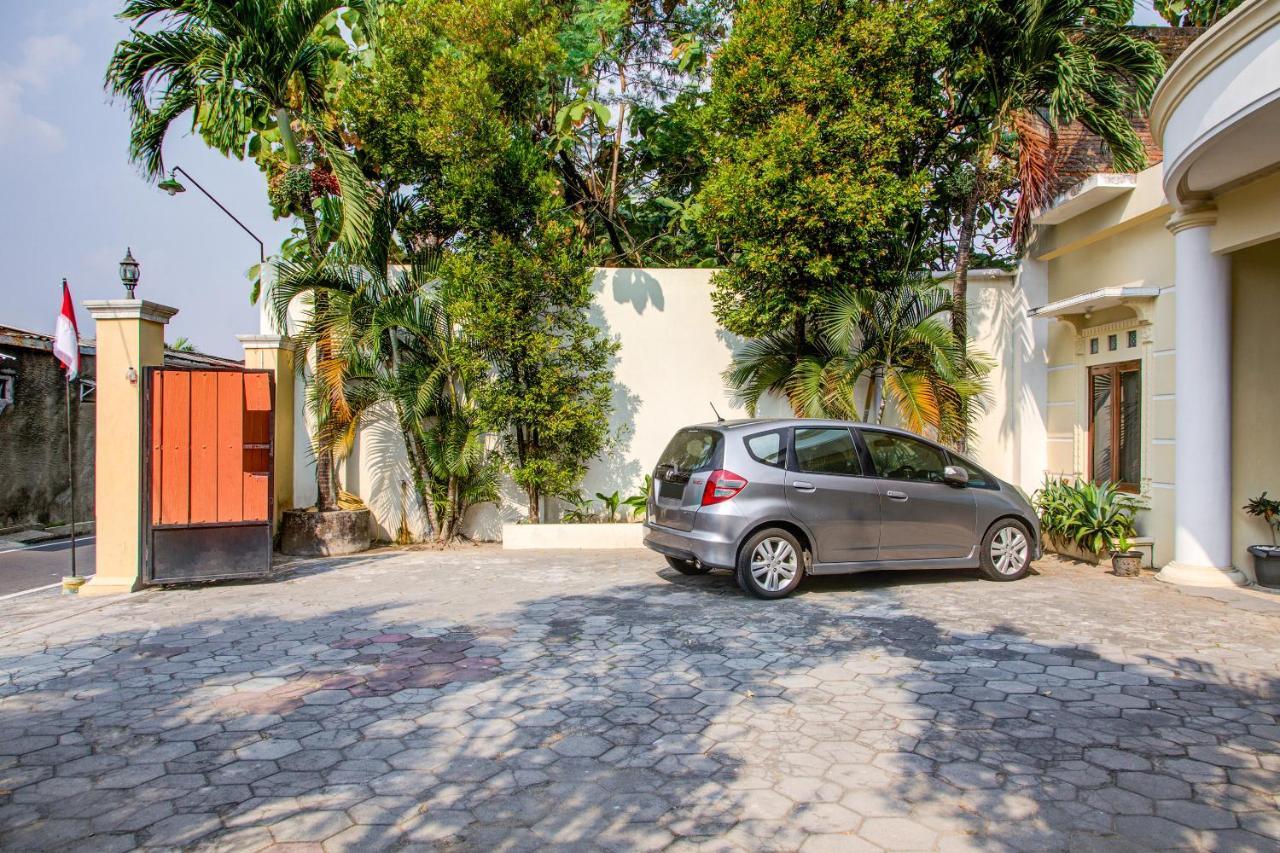 Surakarta  Oyo 3831 Pelangi Residence Syariah מראה חיצוני תמונה
